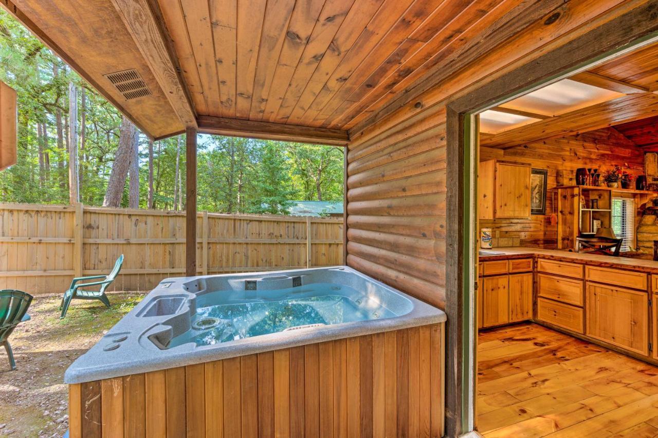Ideally Located Broken Bow Cabin - Private Hot Tub Εξωτερικό φωτογραφία